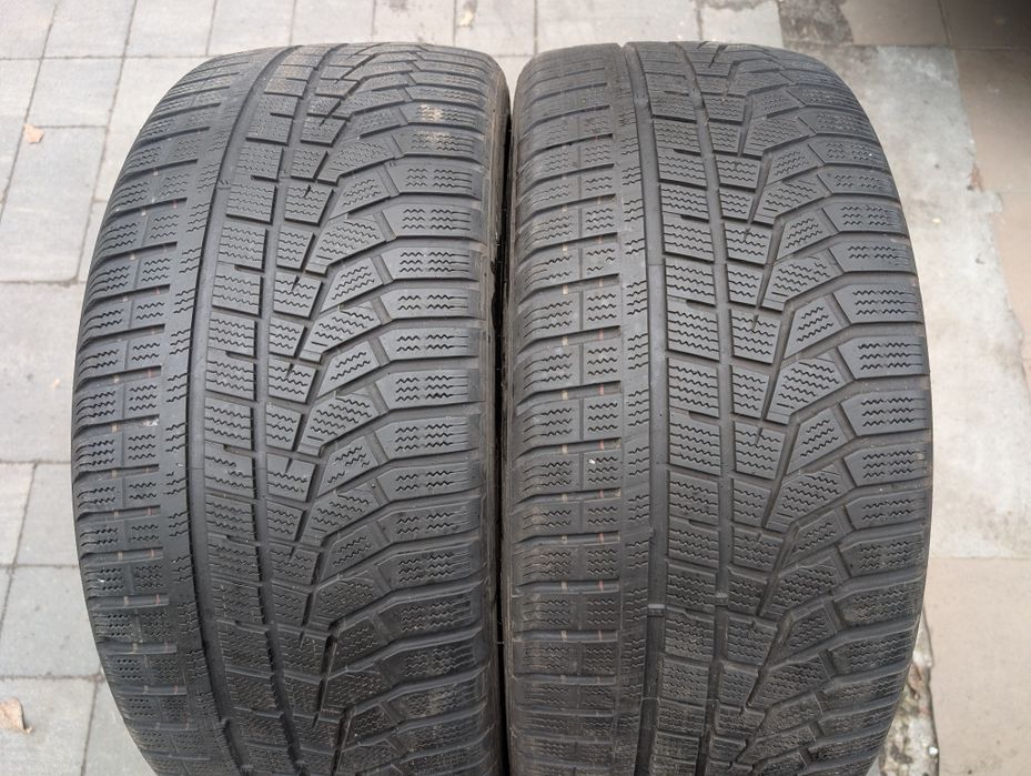 Пара зимних шин 245/40 R21 Hankook