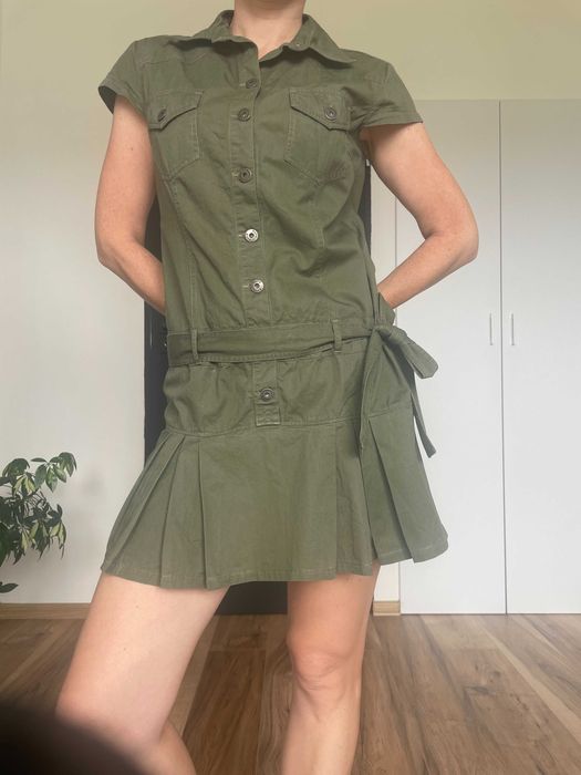 Letnia bawełniana krótka sukienka khaki plisy guziki mini M 38 Butik