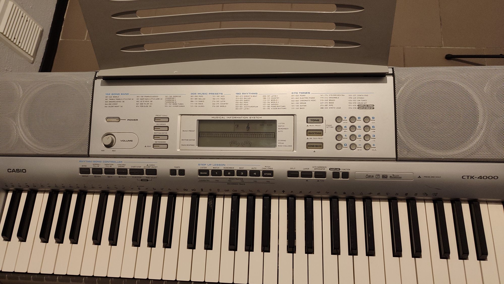 Синтезатор Casio CTK-4000