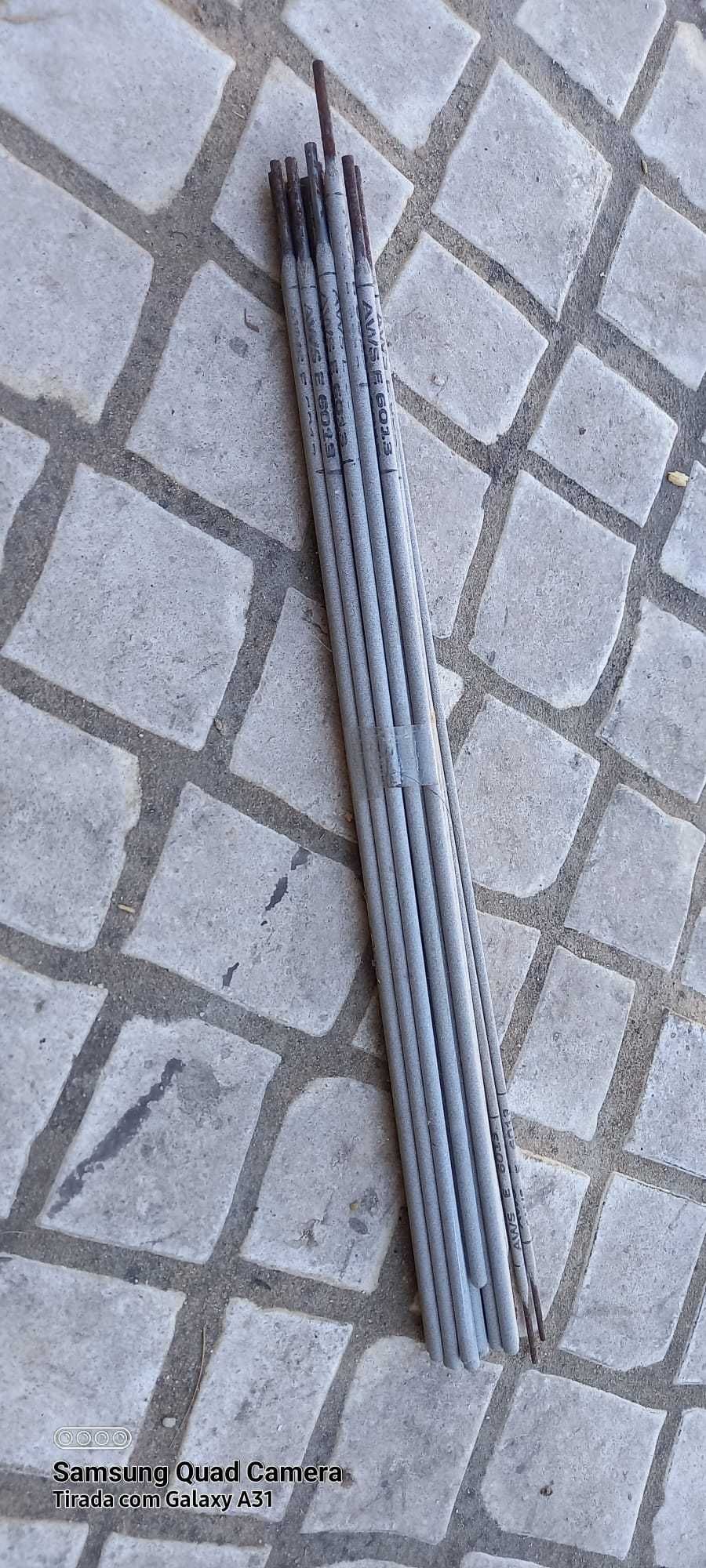 Máquina de Soldar MMA-125A 125A + Capacete Macfer NOVO + Elétrodos