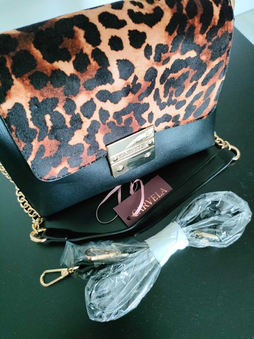 Сумка Carvela x Kurt Geiger Chain Cross Body Bag