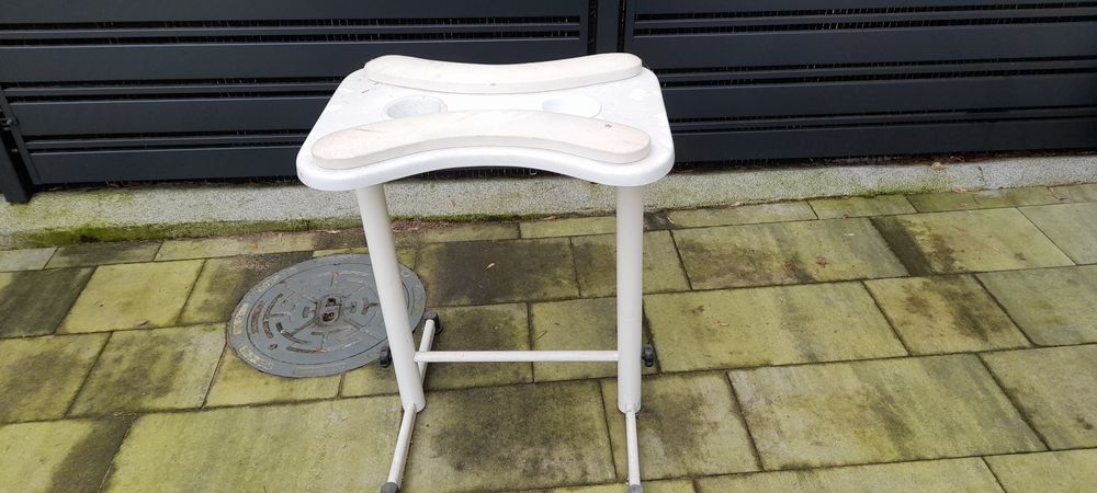 Stolik Manicure       .