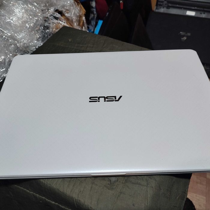 Ноутбук Asus R504B 15.6” FHD/IPS A6-9225/4 DDR4/SSD256/RADEON R4/Web