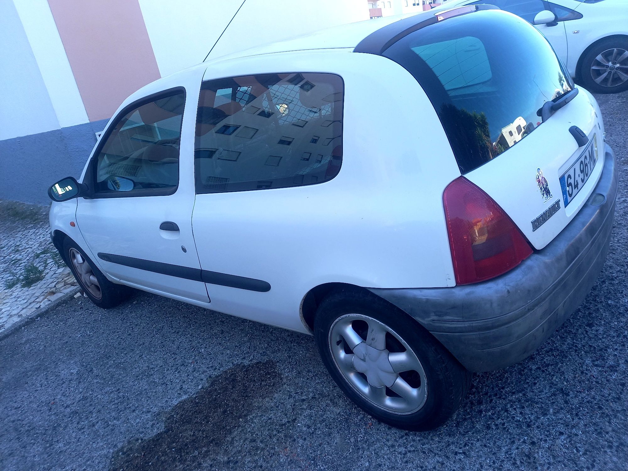 Clio 1.9 TD comercial