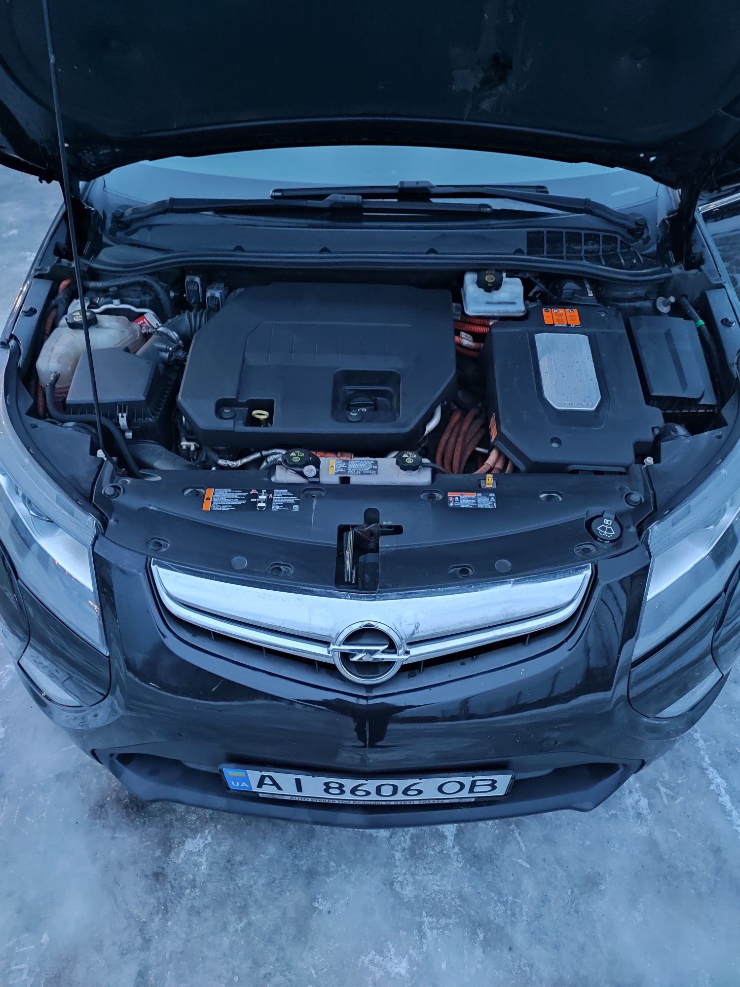 Opel Ampera плагін гібрид