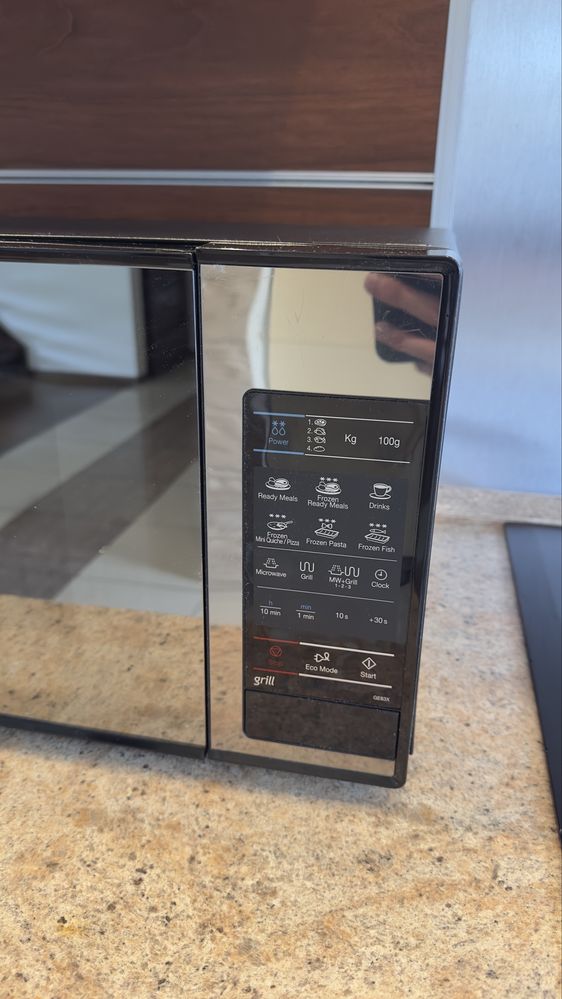Mikrofala Samsung GE83X grill