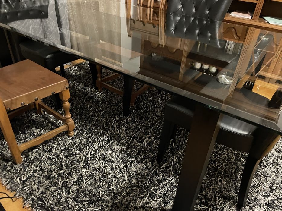 Mesa e móvel de sala