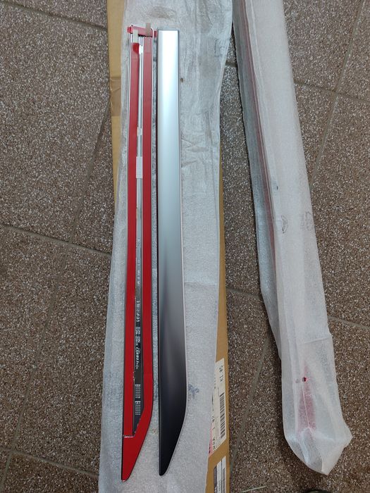 Молдінг( штучно ) Nissan Qashqai 2013-2021р випуску ,молдинг оригінал