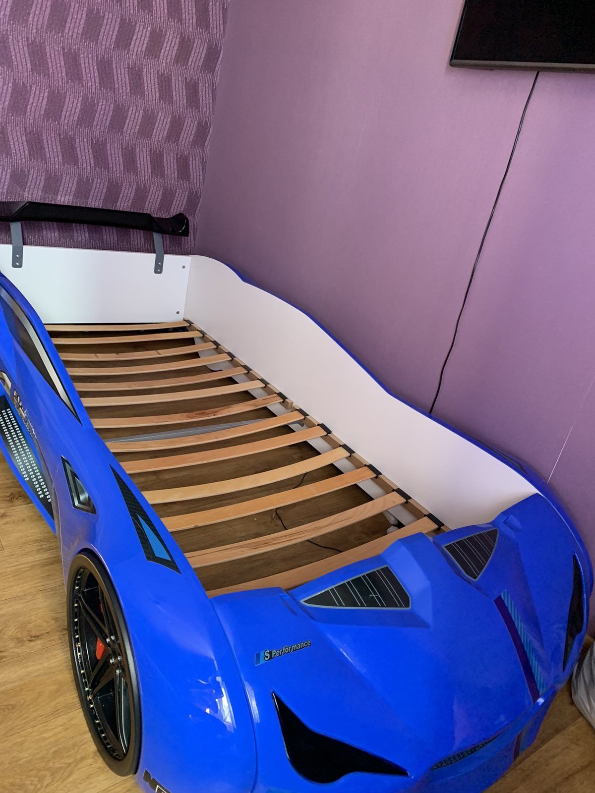 Дитяче ліжко машина із пластику БМВ з підсвічуванням, музикою, пультом