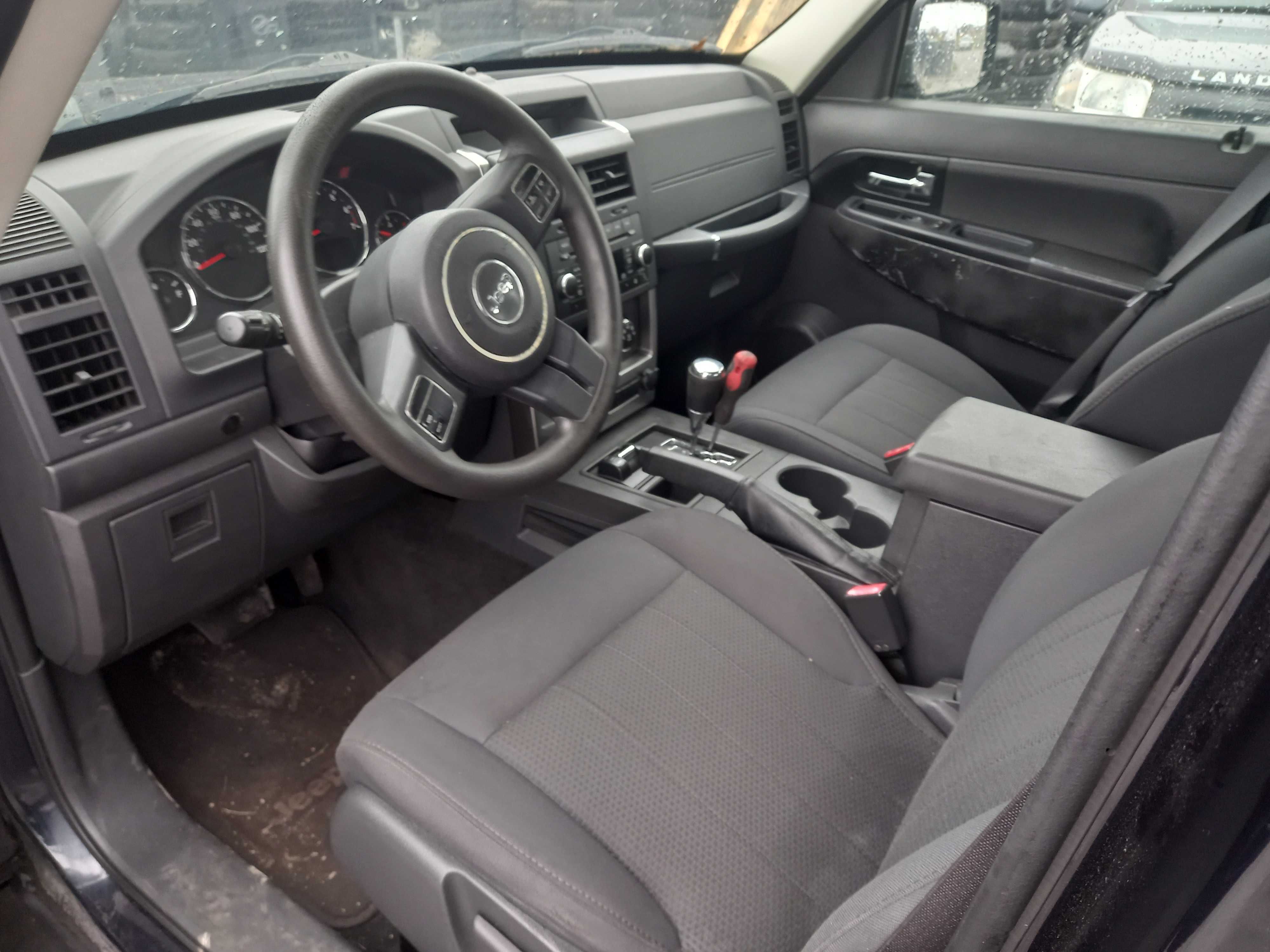 Jeep Liberty 3.7 + LPG Automat Stan Zachowania Wzorowy Uszk. Uszczelka