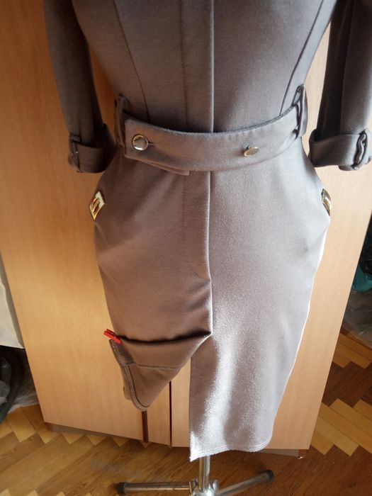 Модное офисное платье