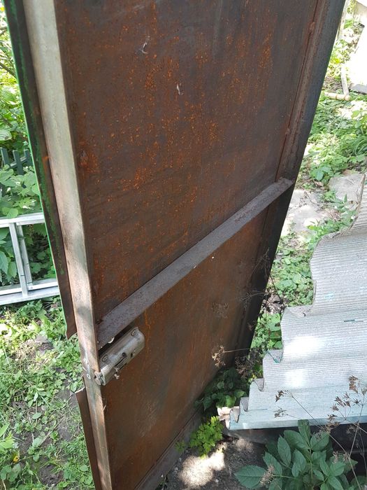 Металеві двері саморобні