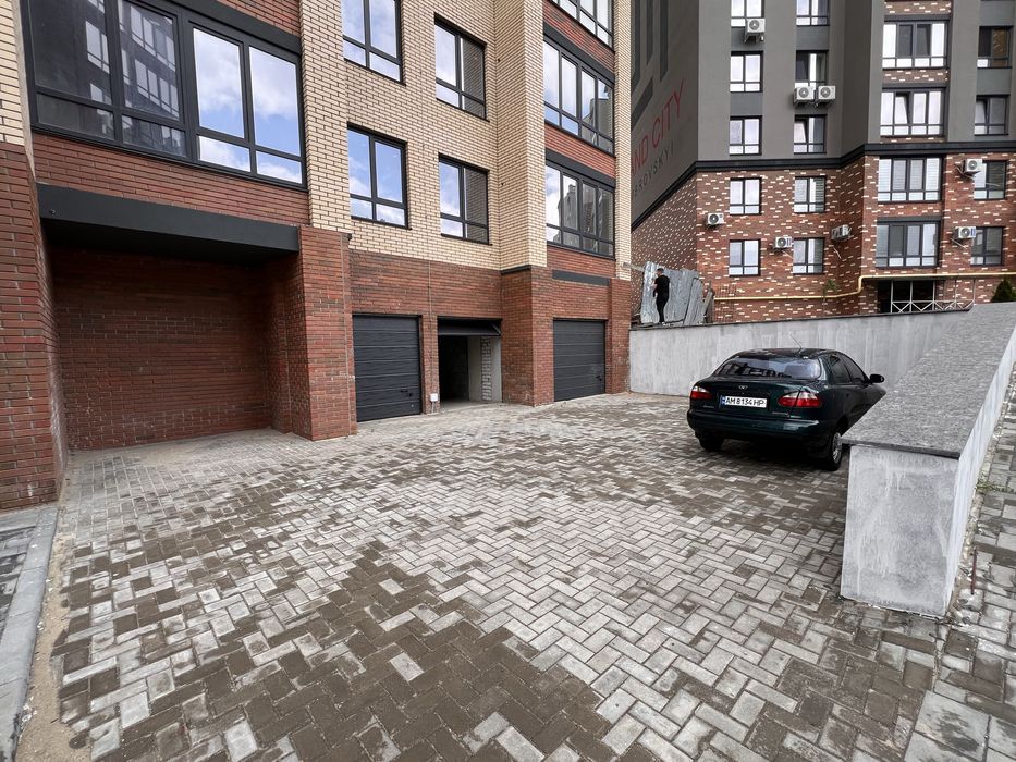 Комерційне приміщення/гараж