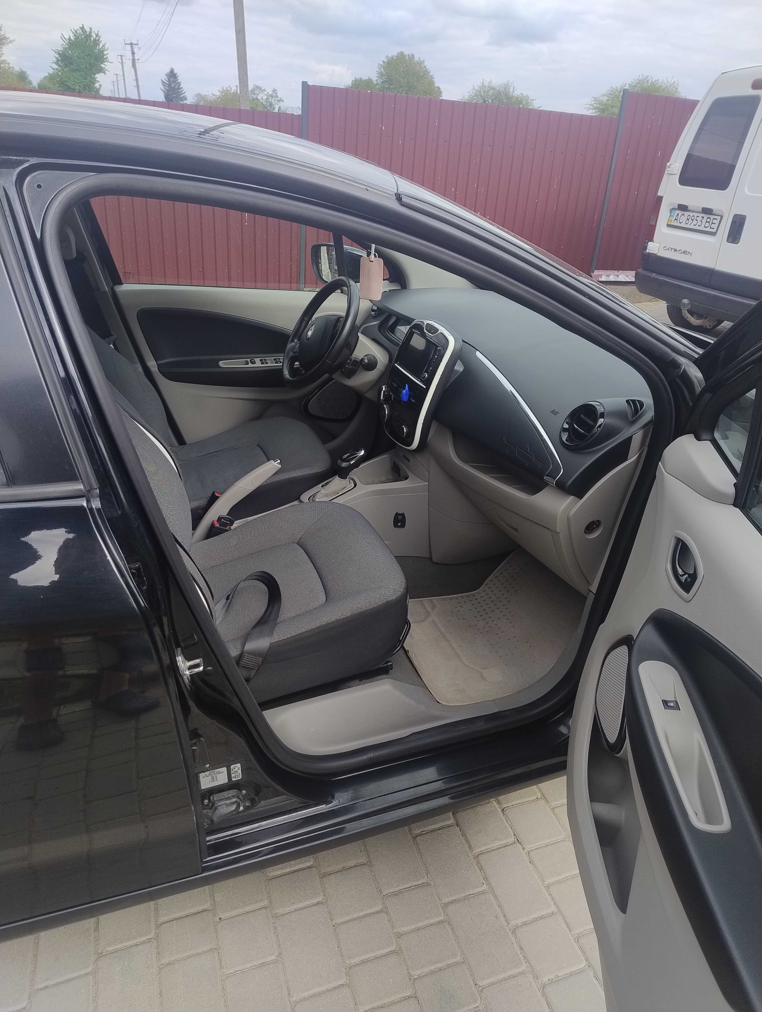 Renault Zoe 25.9кв .2016року