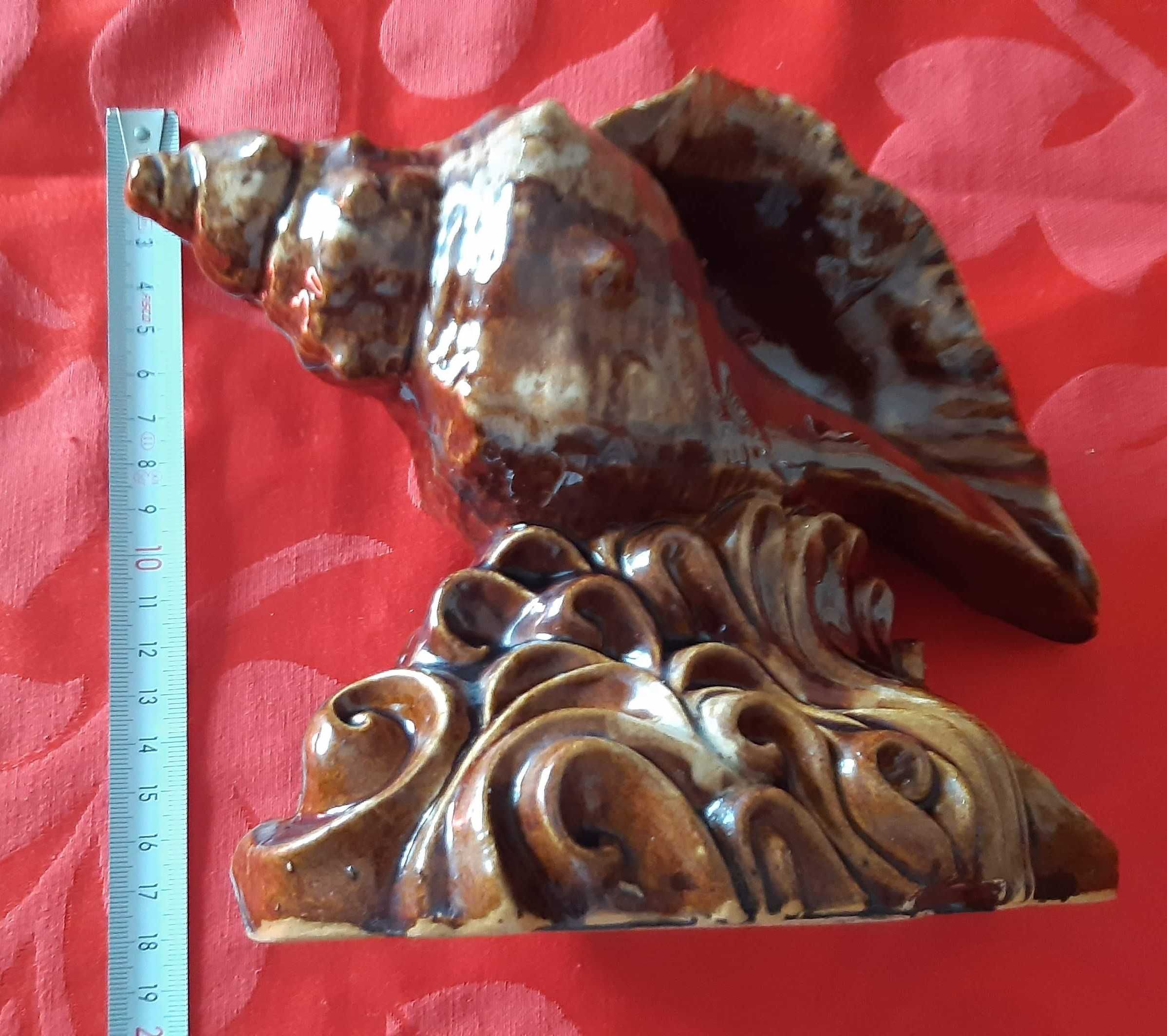 Peça decorativa em cerâmica