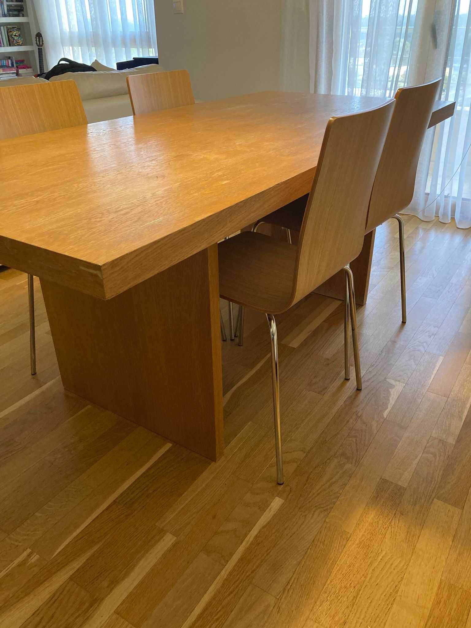 Mesa e cadeiras de sala - 185cmspor85cms