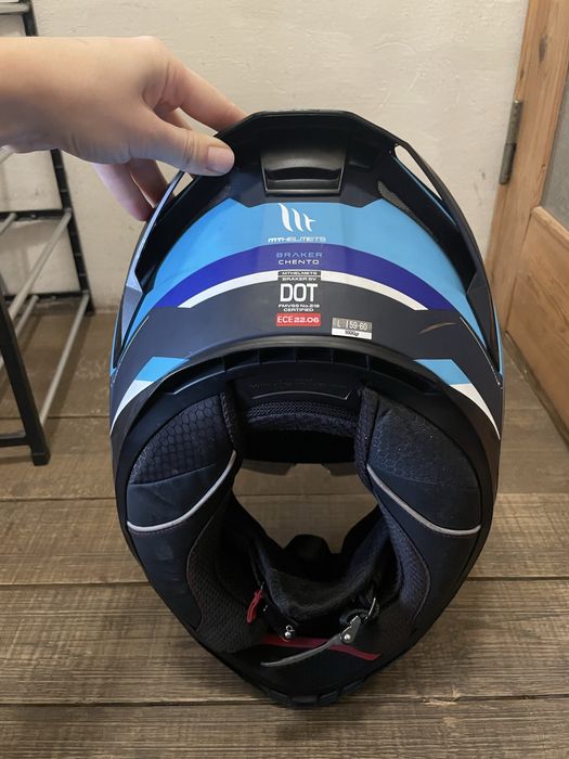 мотошлем MT BRAKER