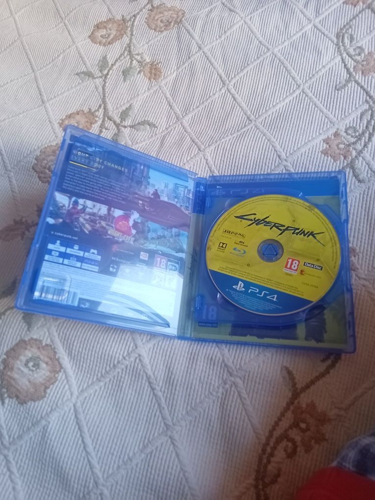 Cyberpunk 2077 em bom estado