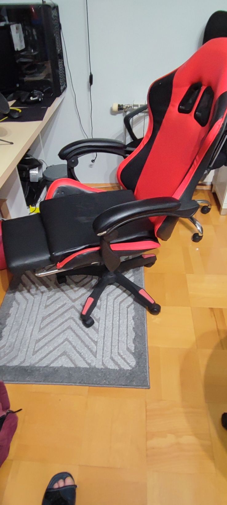 Fotel, krzesło gracza, biurkowe, z podnóżkiem, gamingowy