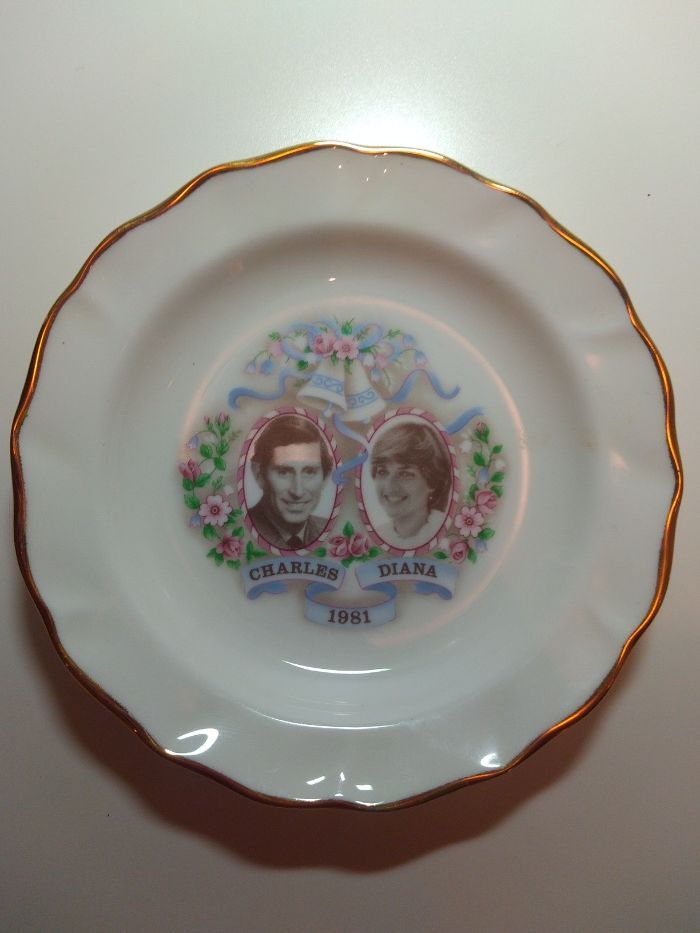 OBNIŻKA  Talerz porcelana Fine Bone China – Diana i Charles