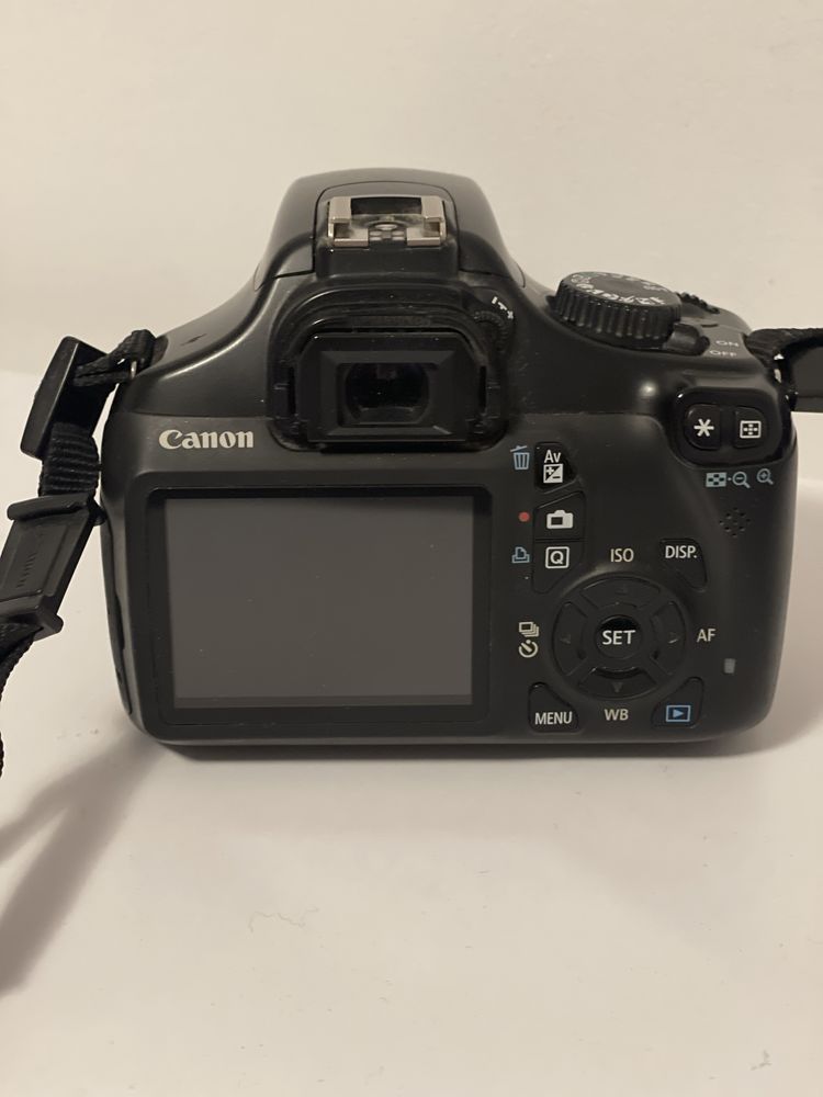 Продам фотоапарат Canon eos 1100d