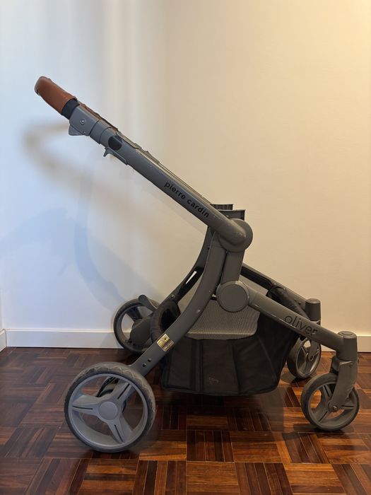 Carrinho de bebe Pierre Cardin