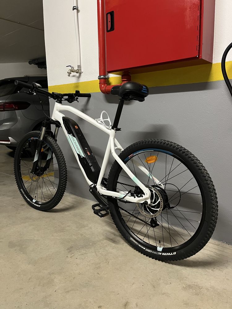 Bicicleta elétrica BTT Rockrider 27,5’’