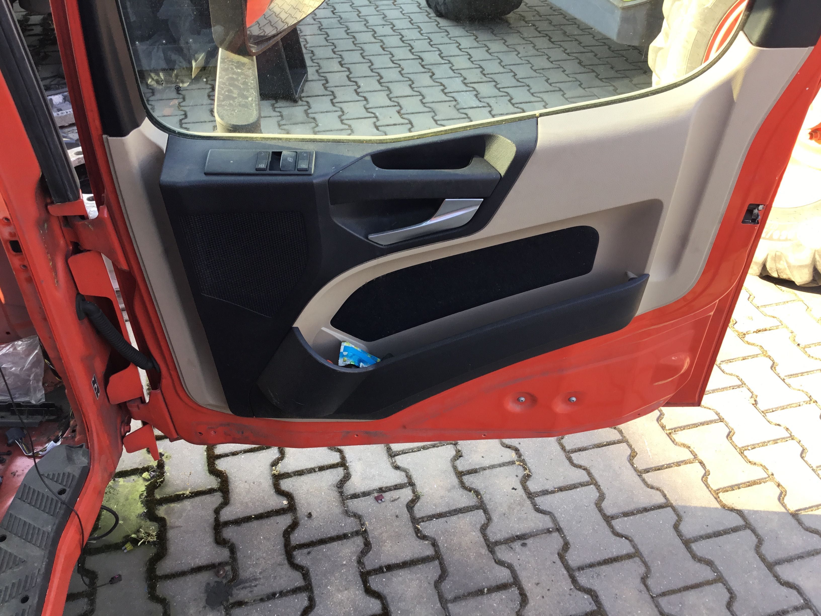 Drzwi prawe mercedes actros MP4 wąska kabina