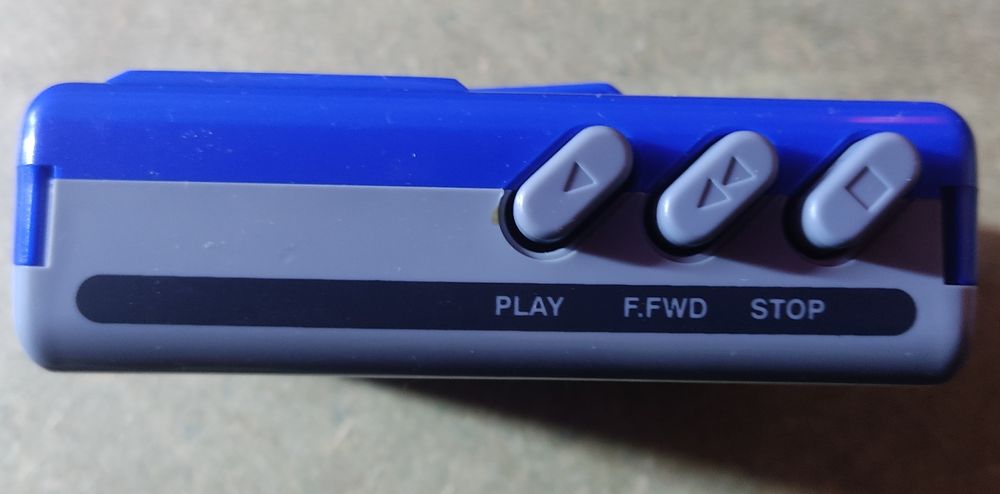 Walkman Azul Vintage a Trabalhar