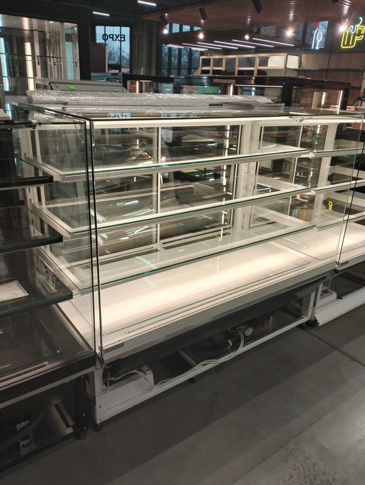 Lada cukiernicza Carina 1,4