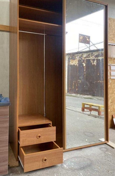 шафа-купе з ящиками