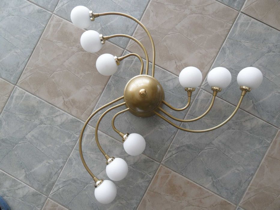 Dwie sufitowe metalowe lampy firmy Lis Poland: 9-cio i 6-cio świecowa