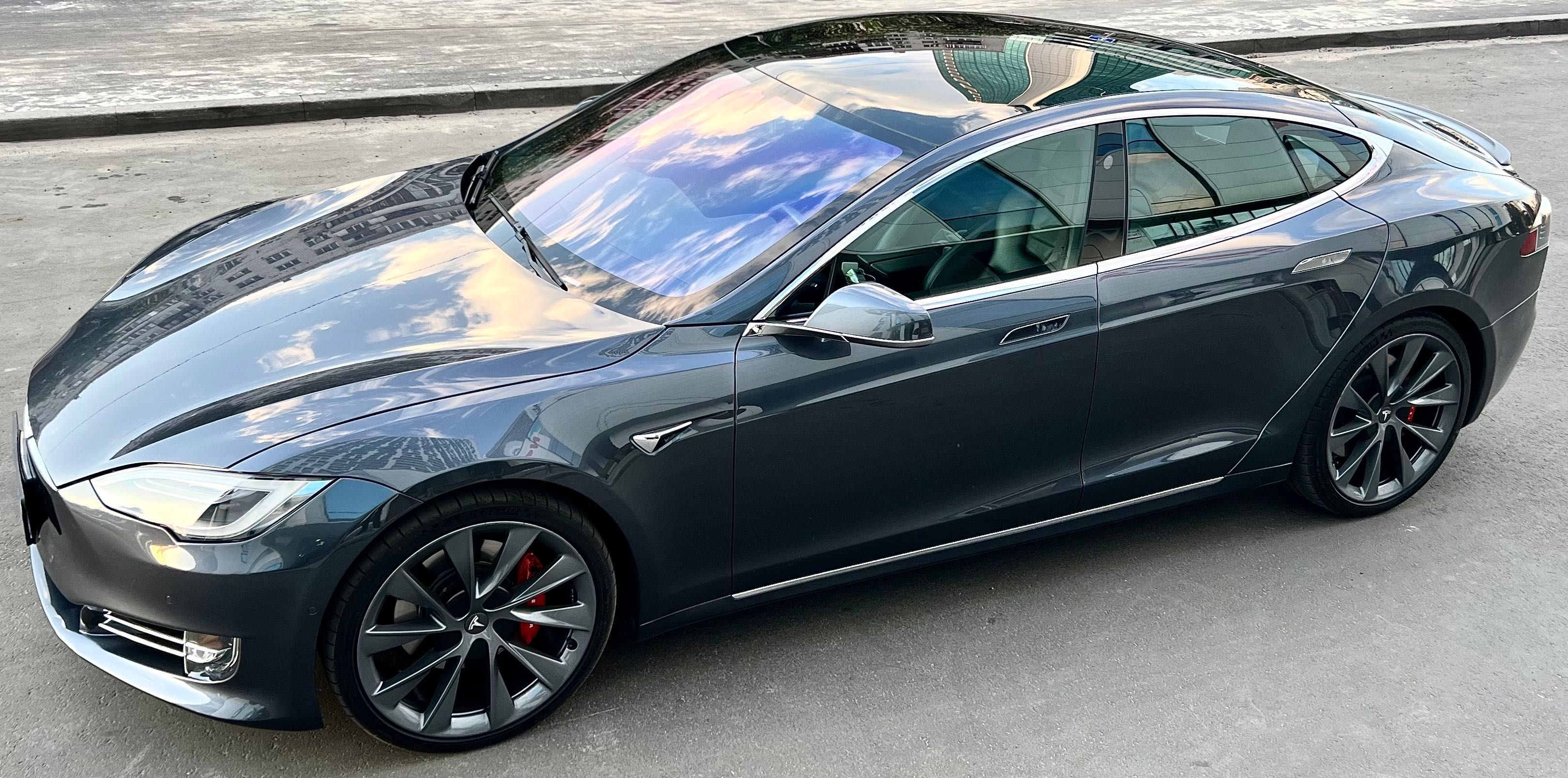 Tesla Model S P100DL Ludicrous+