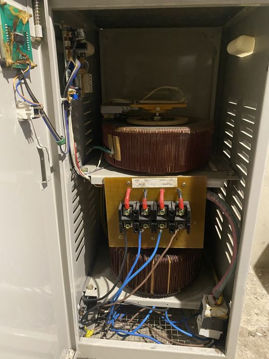 Стабілізатор напруги 15кв