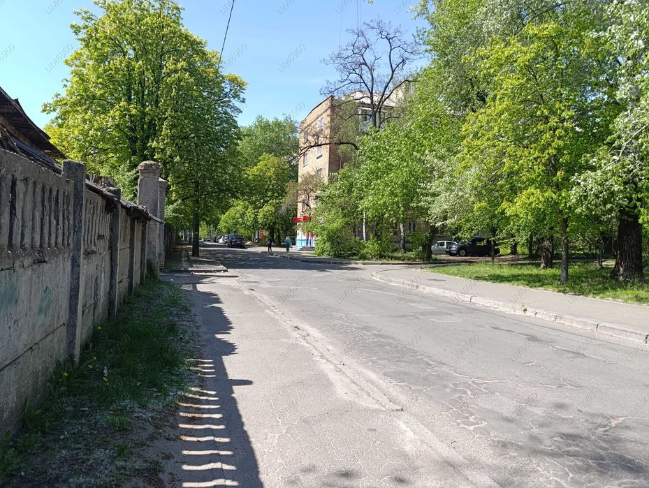 Фасад 90=45+45 м2 торгівлю сервіс 4 вхідні групи Глушка Шевченківський