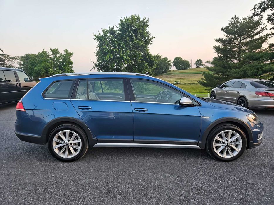 Volkswagen Golf      2019