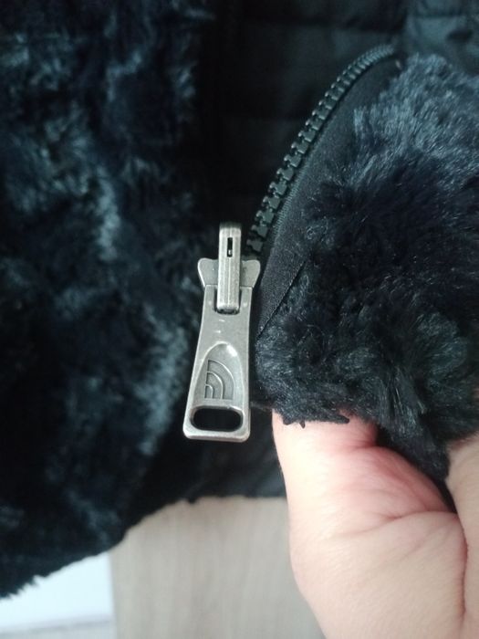 Kurtka damska ocieplana dwustronna futerko The North Face rozm. M