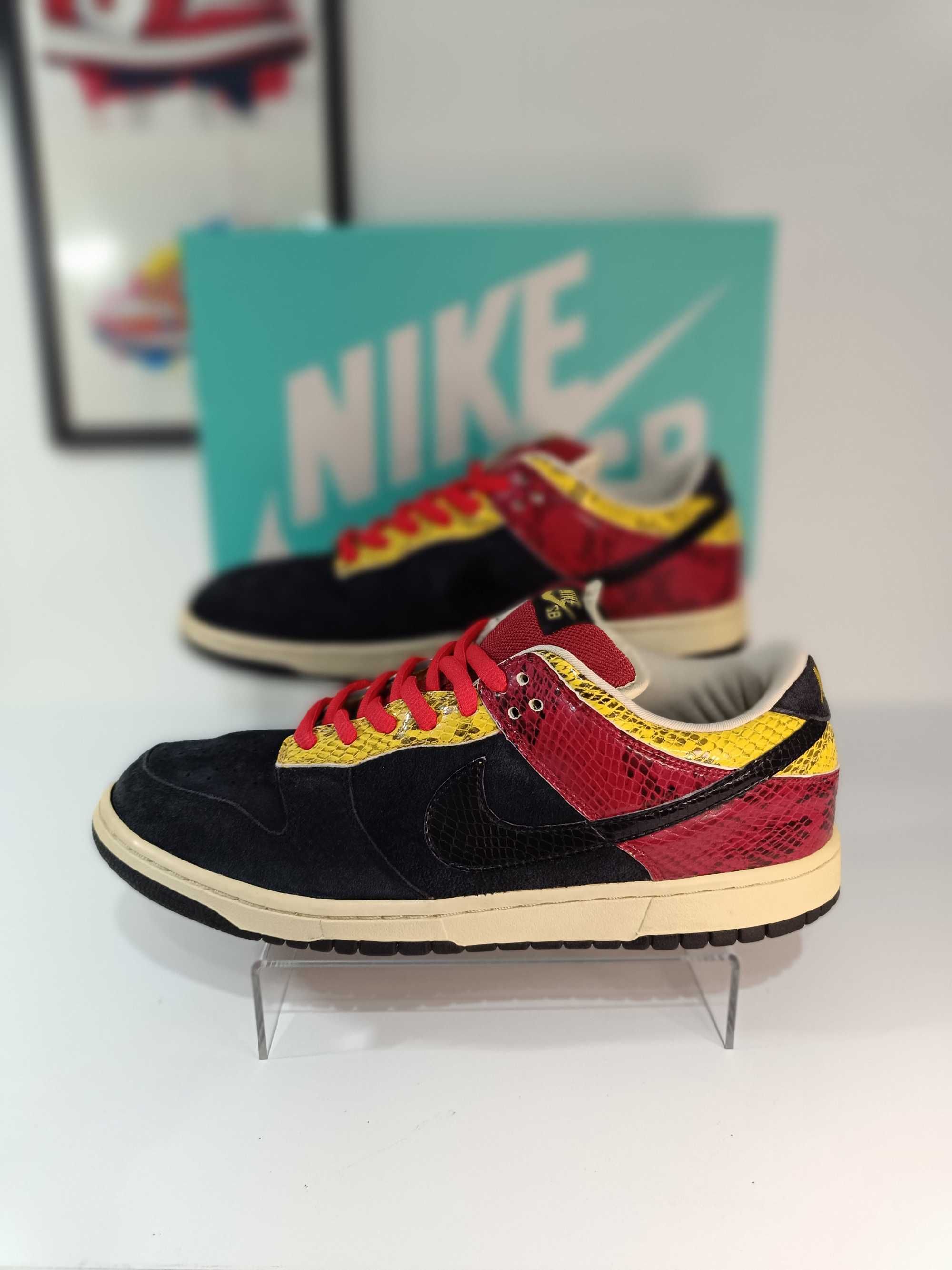Nike SB Dunk Low Coral Snake