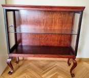 Stylowa witryna/kredens ekspozycyjny retro – drewno + szkło