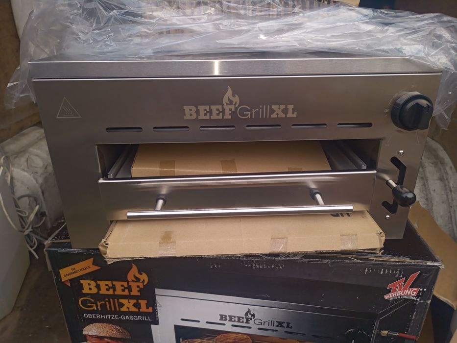 Grill gazowy. Beef grill.