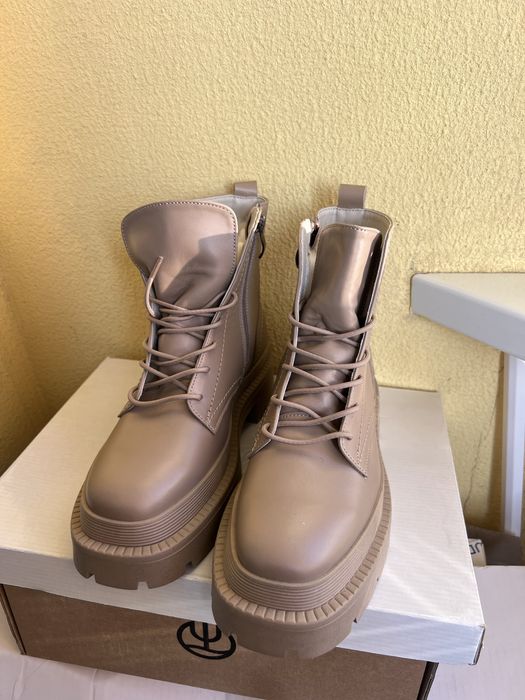 Зимові черевики ( жіночі, 37 р.)