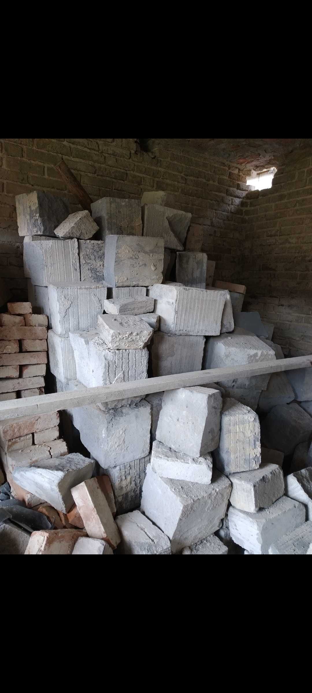Pustaki z rozbiórki