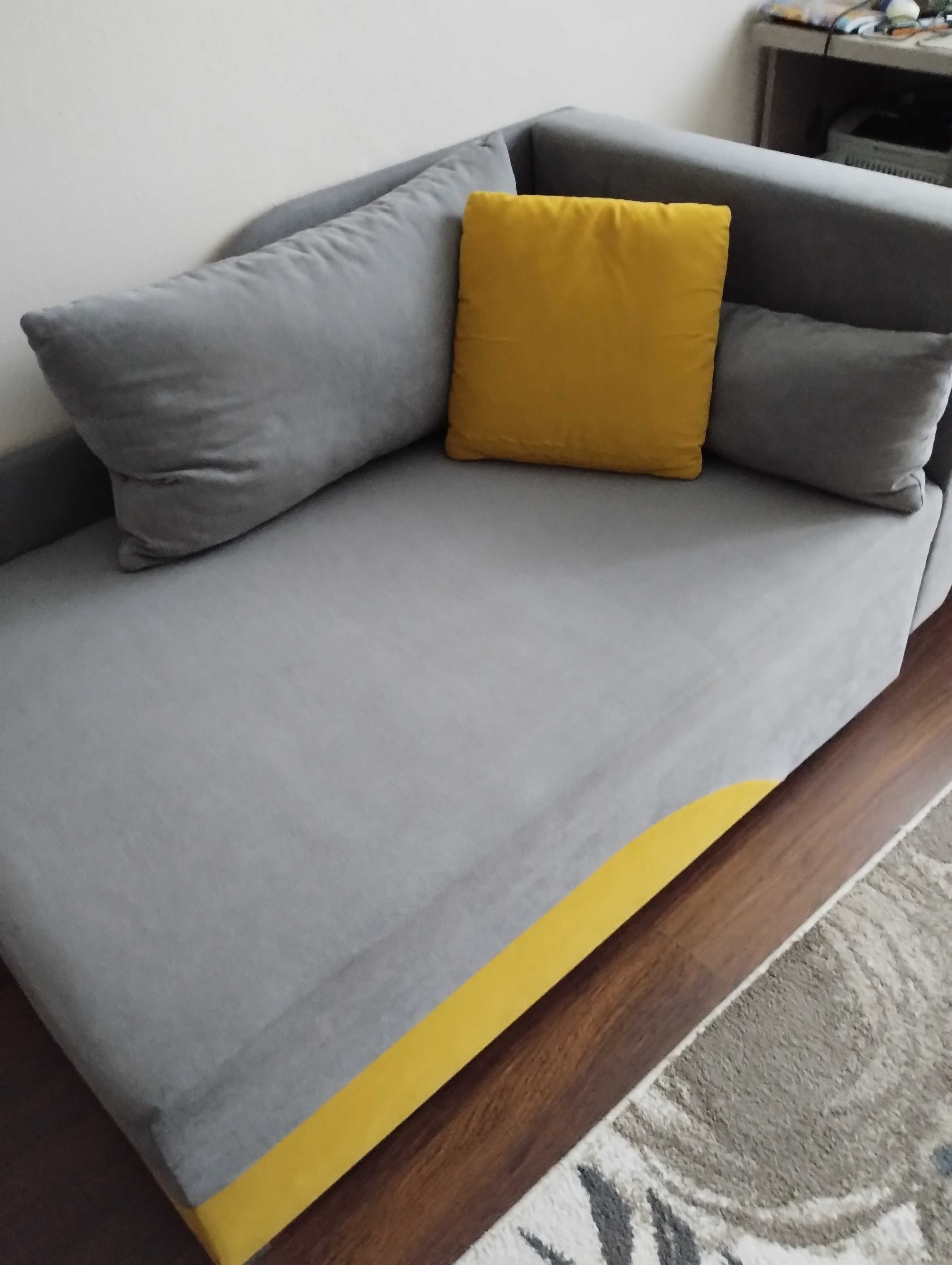 Sofa rozkładana z funkcją spania