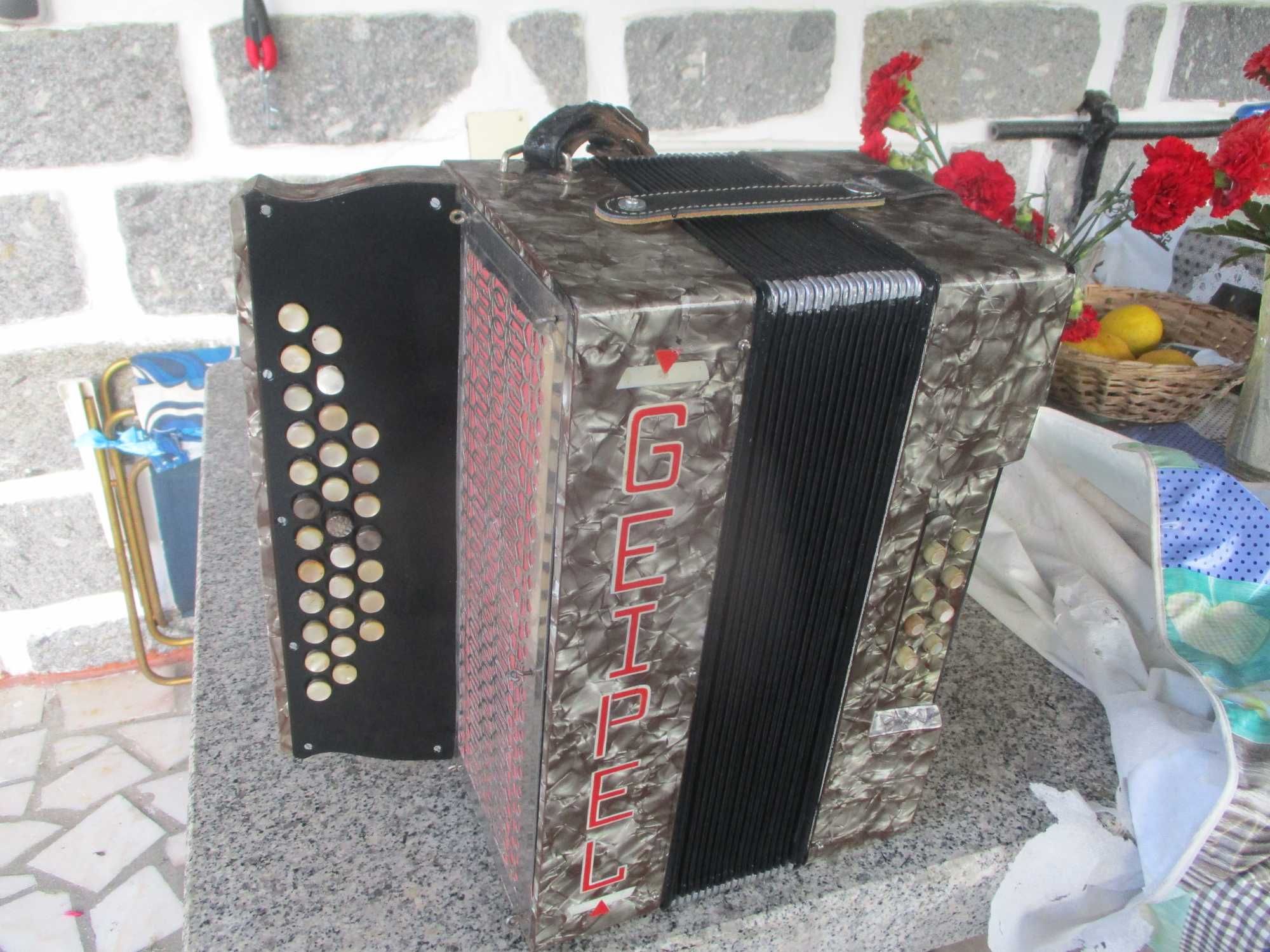 Concertina da marca alemã Geipel em lá#rê#+