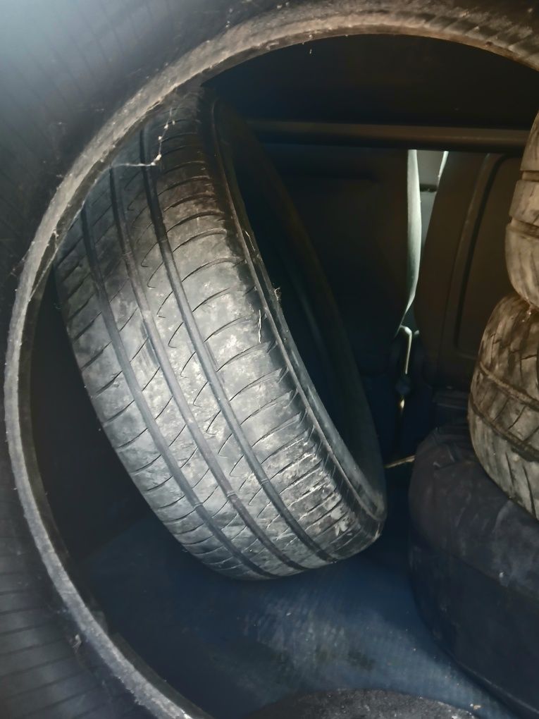Продам шини 4 штуки в гарному стані