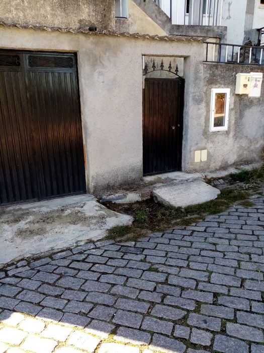 Garagem e arrumos