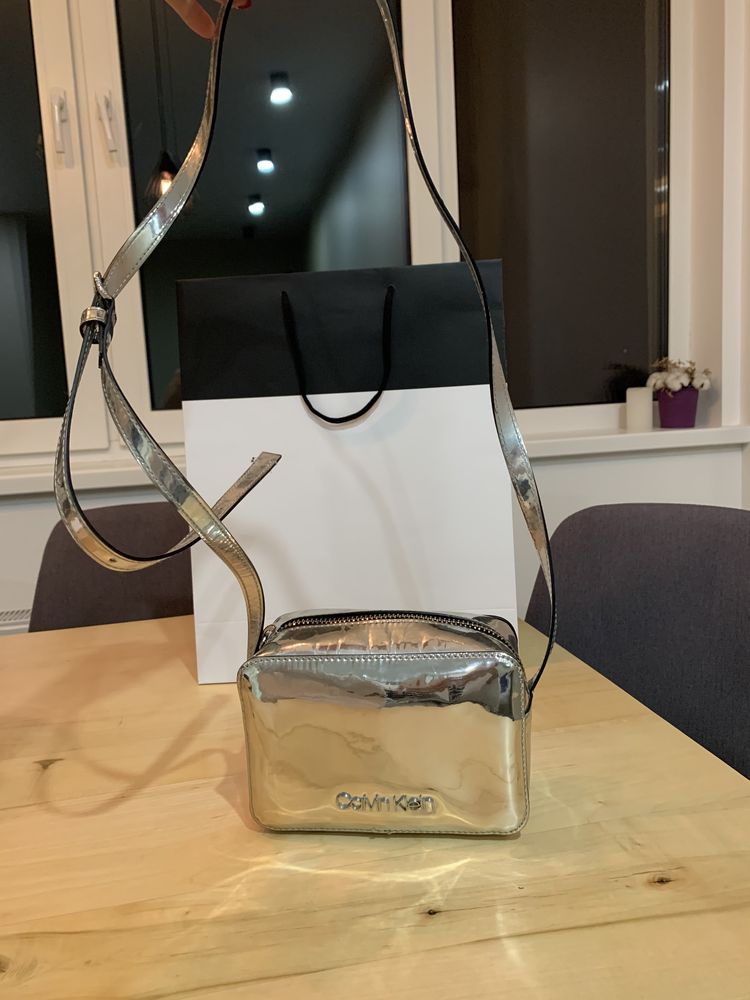 Брендова срібляста сумка Calvin Klein