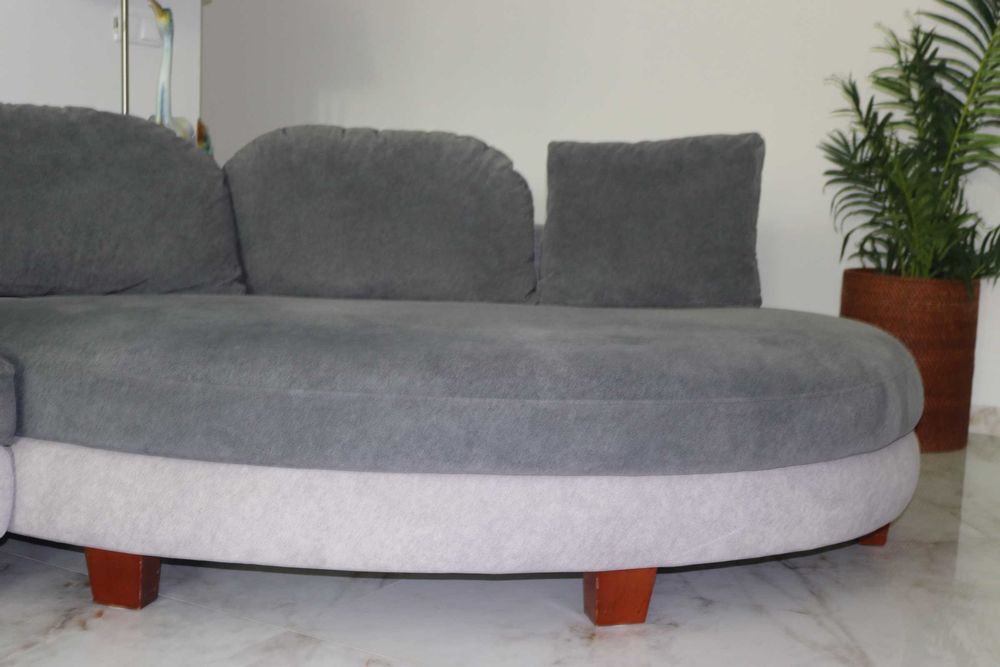 Sofá Cinza com Chaise Longue - Tecido Anti-Arranhadelas Renovado