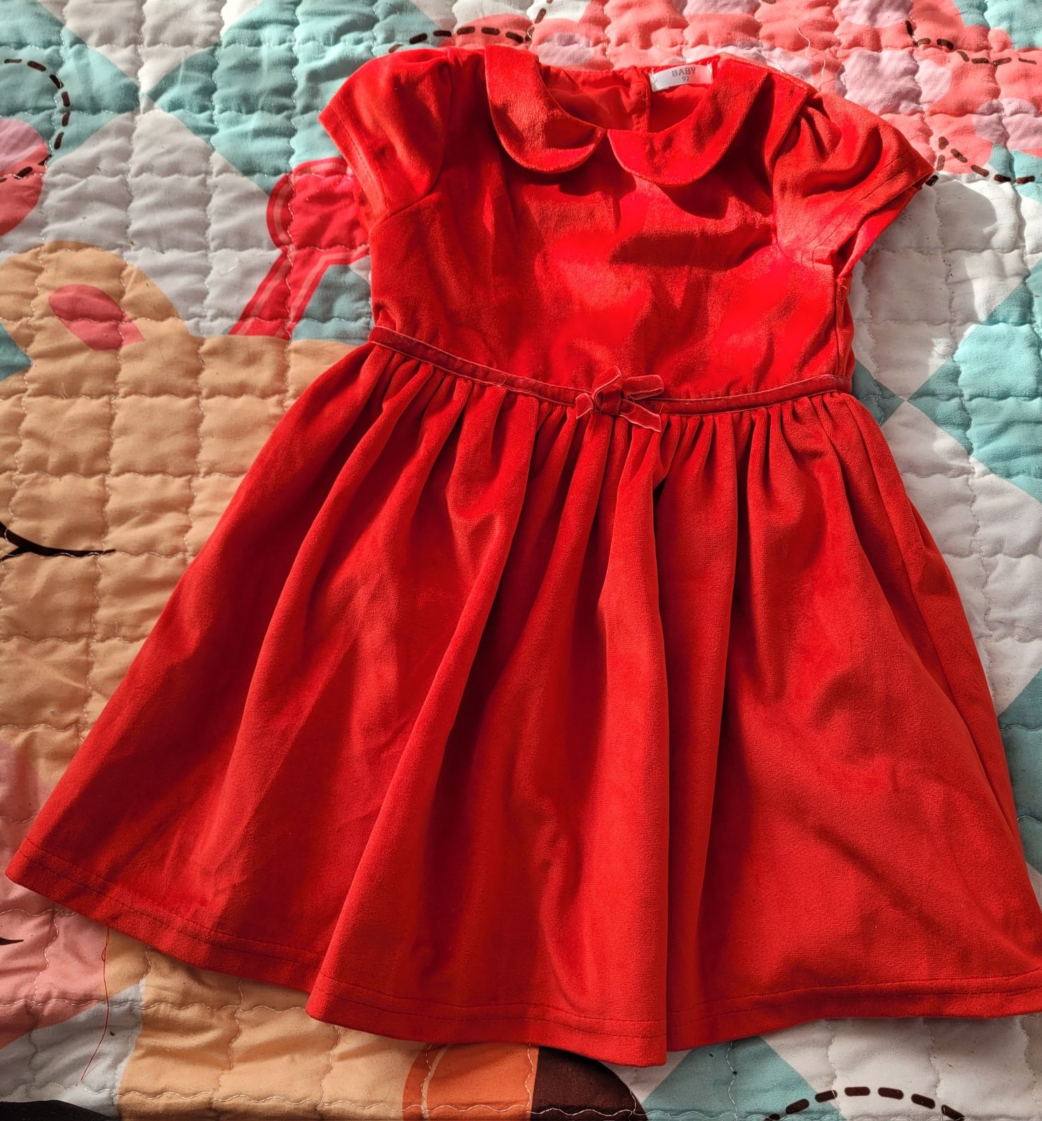 Sukienka czerwona r. 92 i sukienka ogrodniczki