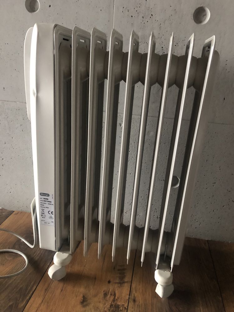 Масляный обогреватель DeLonghi DELONGHI KH 770920